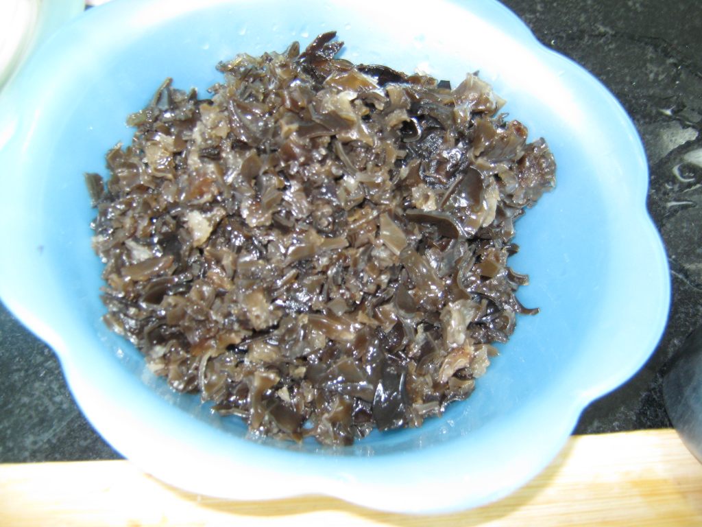 白菜木耳粉条馅包子步骤3
