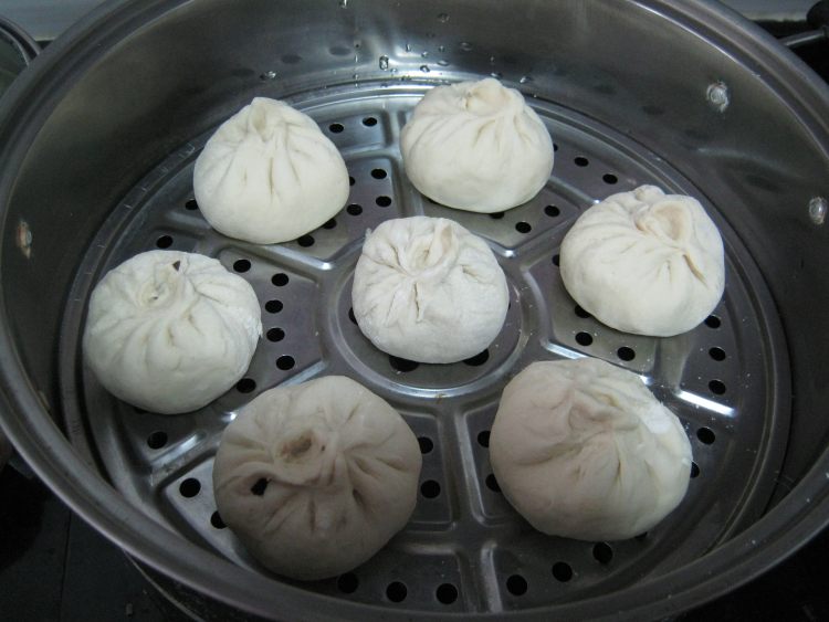 白菜木耳粉条馅包子步骤9