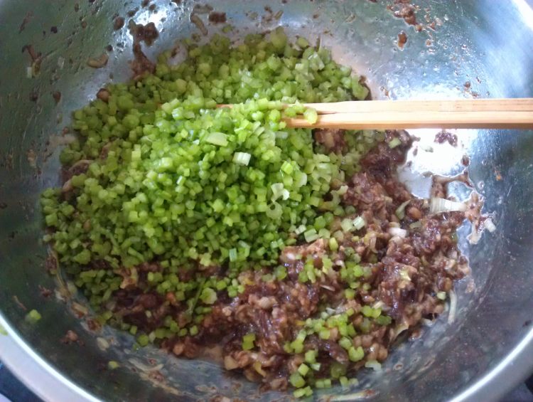 香芹肉包步骤5