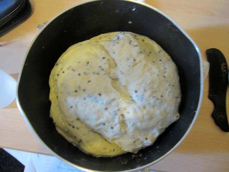 芝麻奶黄包步骤5