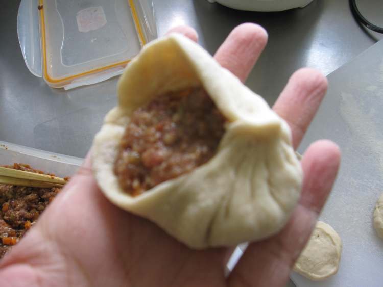 芹香胡萝卜肉包步骤13