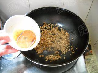 双菇烤肉豆渣煎包步骤7