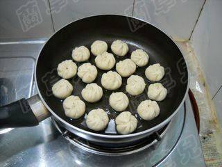 双菇烤肉豆渣煎包步骤13