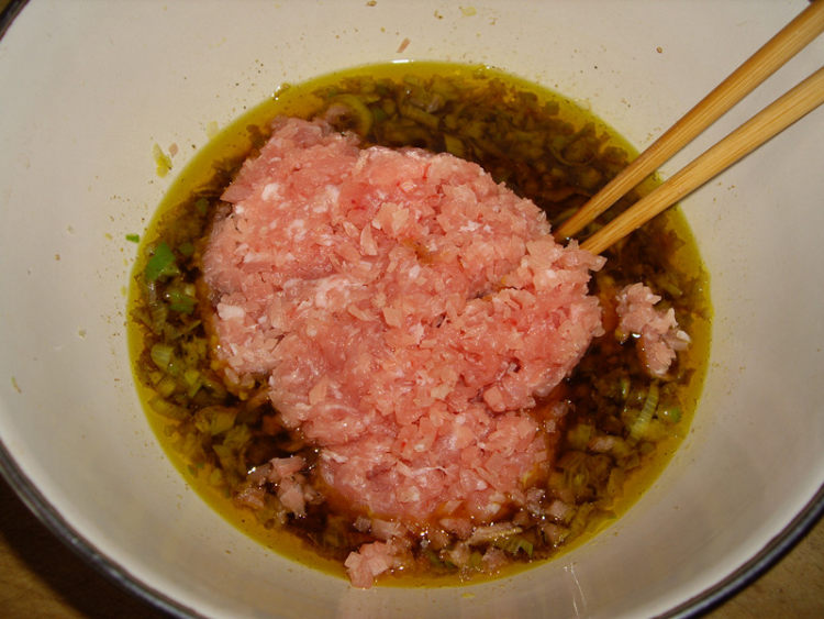 鲜猪肉包步骤9
