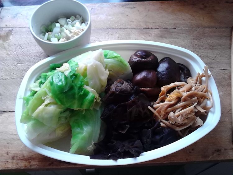 香菇鸡蛋素馅包子步骤3