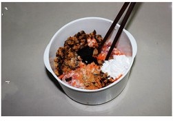 冬菇胡萝卜猪肉馅包子步骤2