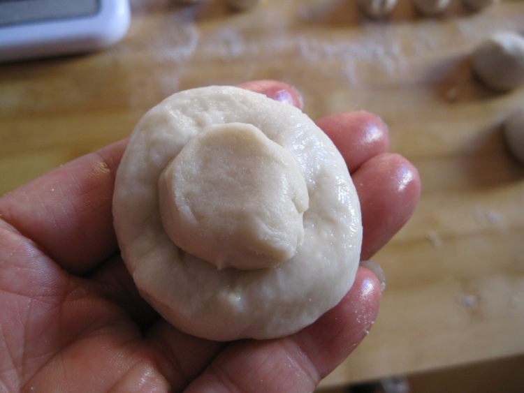 酥皮包子步骤6