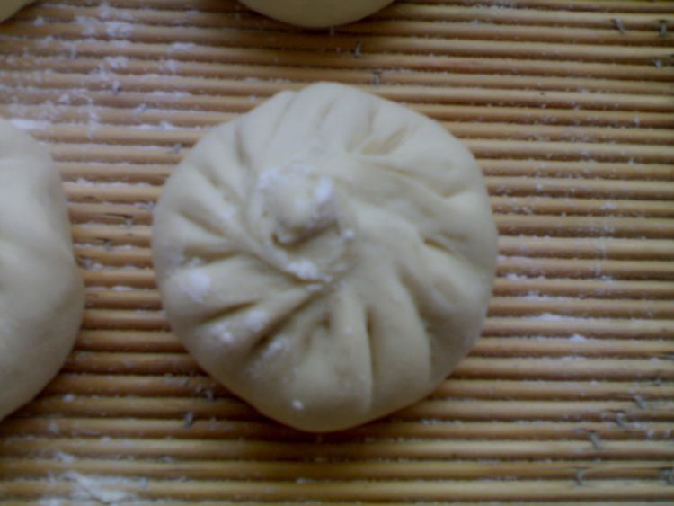 蒜菜猪肉大包步骤7