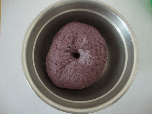 黑米粉红豆沙包步骤2