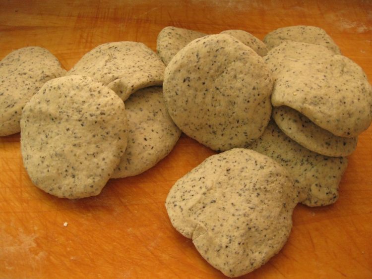 黑豆渣豆包步骤8