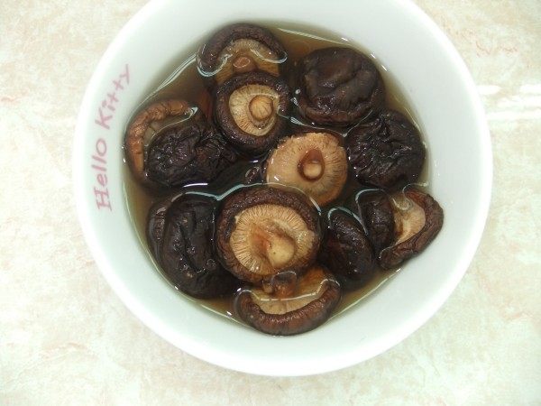 香菇韭菜猪肉包步骤4