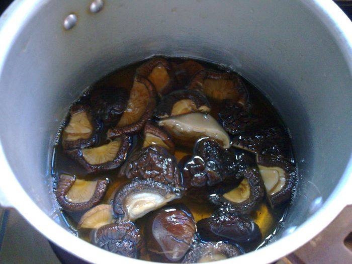 香菇肉末包子步骤4