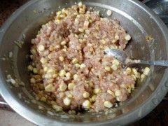 鲜甜肉包子步骤7