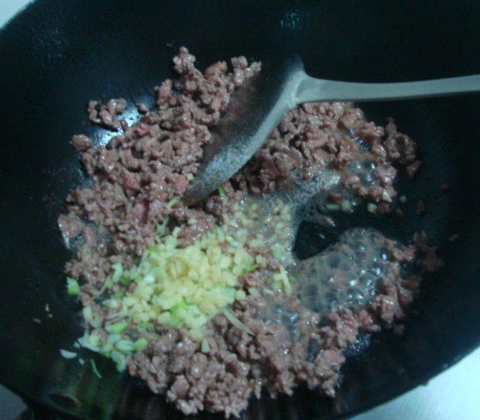 牛肉莲花白包子步骤9