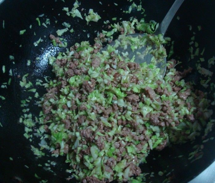 牛肉莲花白包子步骤10