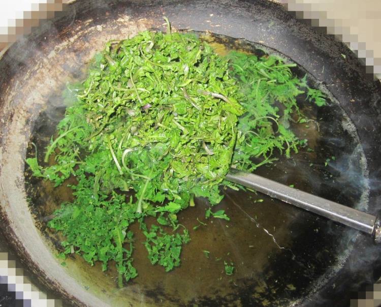 猪肉荠菜馅大包子步骤2