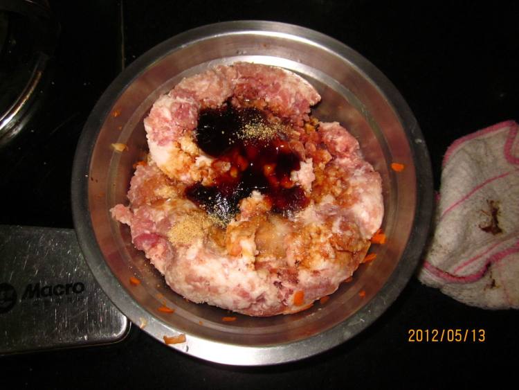 冬菇胡罗卜猪肉包步骤6