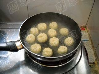 韭菜鸡蛋生煎包步骤13