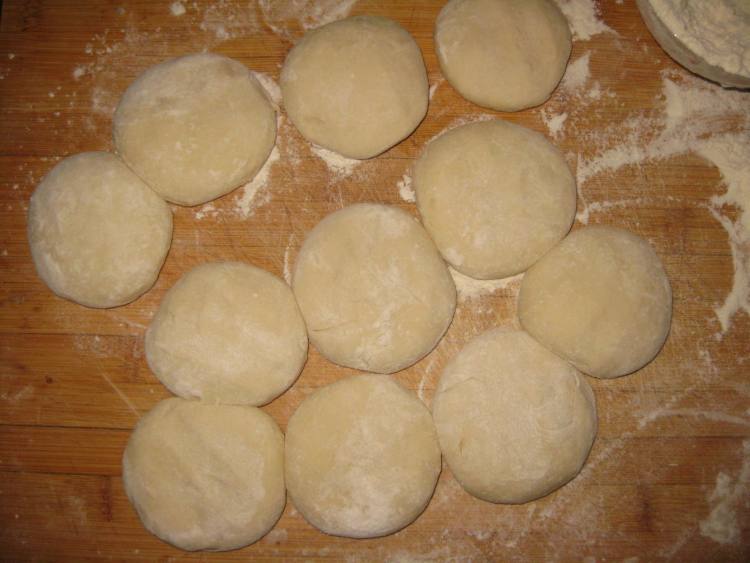 蒜苔肉末包子步骤7