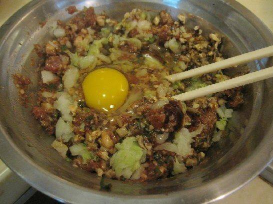 香菇菜肉包步骤1