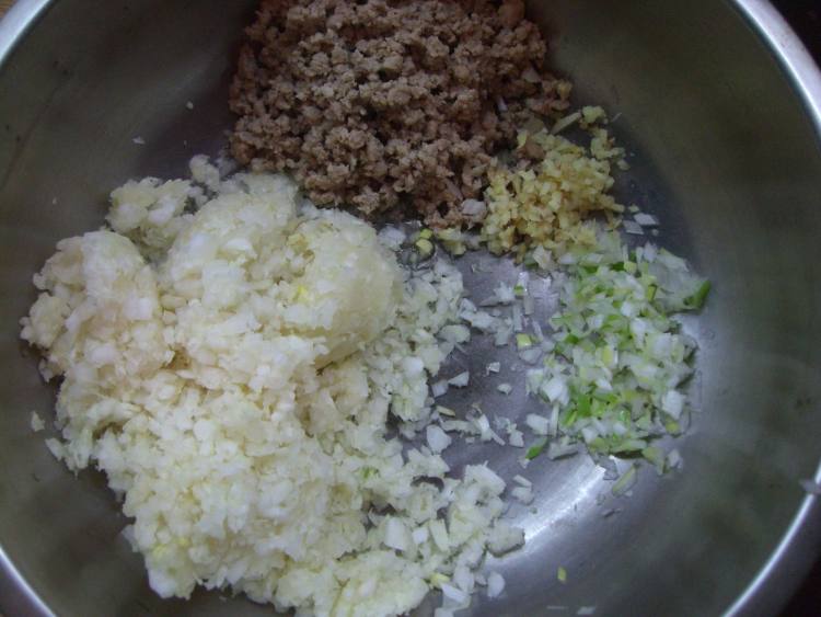 猪肉白菜生煎包步骤6