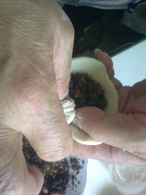 自制糖三角菜包步骤9