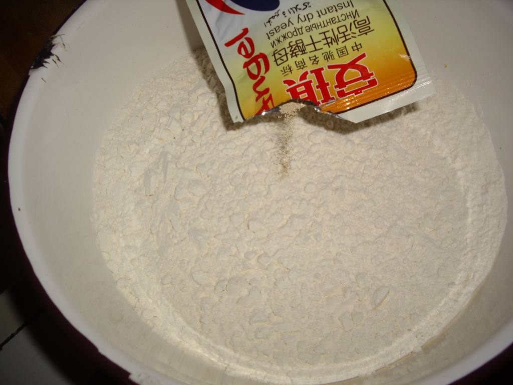 精肉鱼丸包子步骤1
