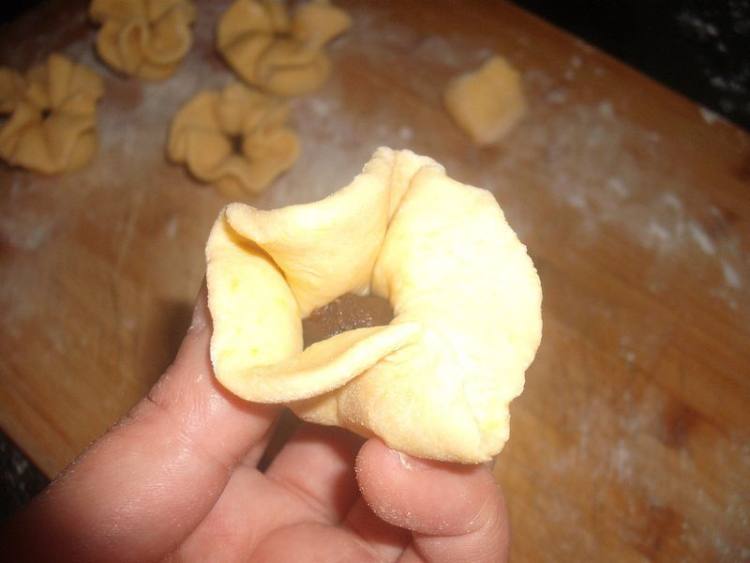 南瓜豆沙石榴包步骤7