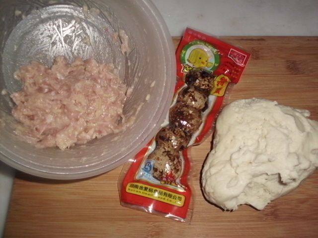 肉馅卤蛋包步骤4
