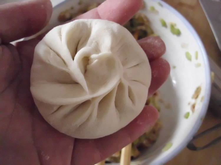 猪肉芹菜蒸包步骤8