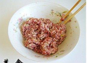 猪肉茴香发面包子步骤6