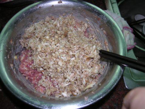 茶树菇肉包步骤3