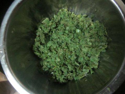 蕨菜猪肉馅包子步骤1