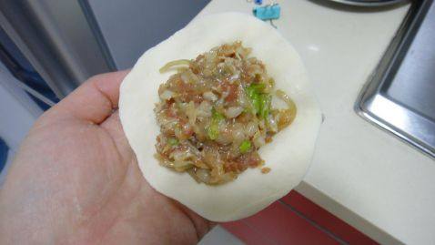 酸菜馅大包子步骤7