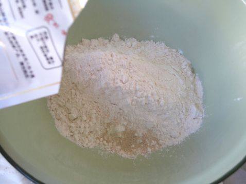 圆白菜酱肉包步骤5