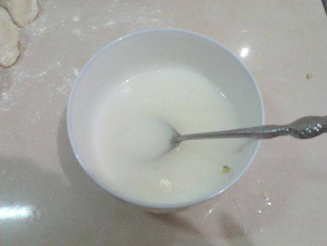 三鲜虾皮生煎包步骤11