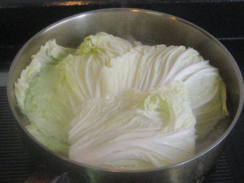 鲜虾白菜包步骤2