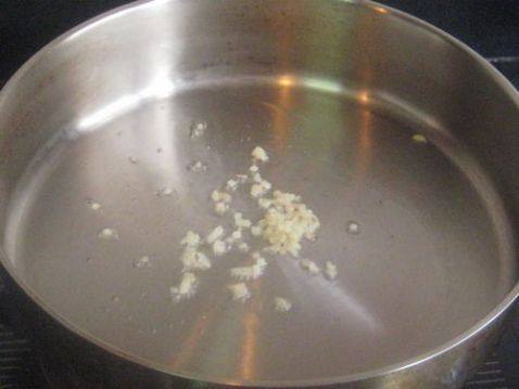 鲜虾白菜包步骤8