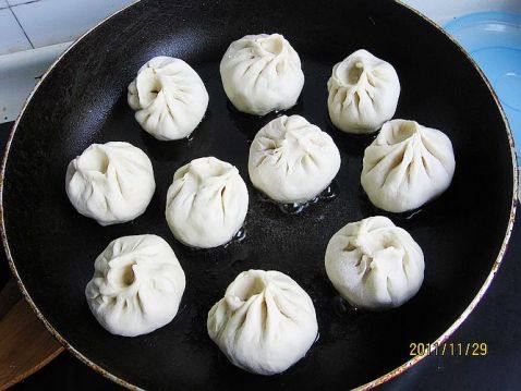 菠菜贝丁鲜肉生煎包步骤8