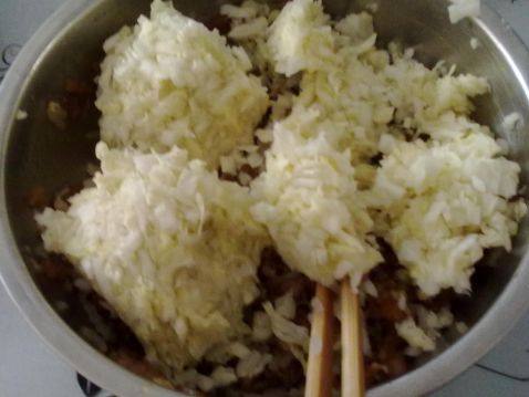 猪肉白菜粉条大蒸包步骤6