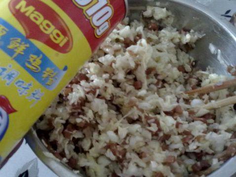 猪肉白菜粉条大蒸包步骤7