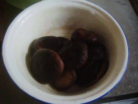 莲藕香菇肉蒸包步骤3