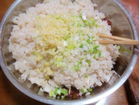 莲藕香菇肉蒸包步骤11