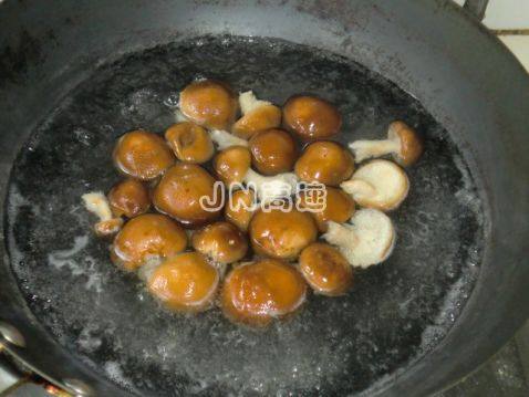 水晶香菇青菜包步骤2