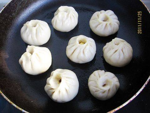 胡萝卜鸡蛋生煎包步骤9