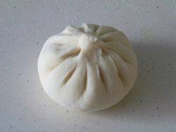 玉米胡萝卜鲜肉水煎包步骤7