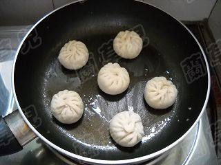 腊味茄肉水煎包步骤14