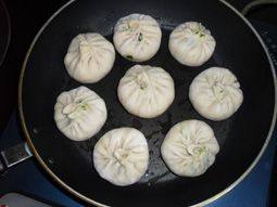 韭菜鸡蛋馅水煎包步骤9