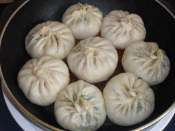 韭菜鸡蛋馅水煎包步骤12