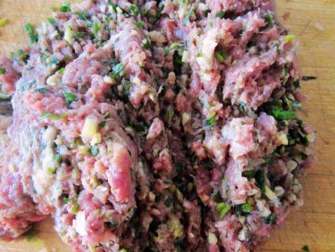 混合面牛肉馅包子和饼步骤3